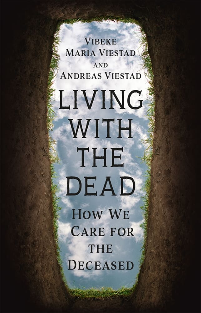 Living with the Dead (Ebook)